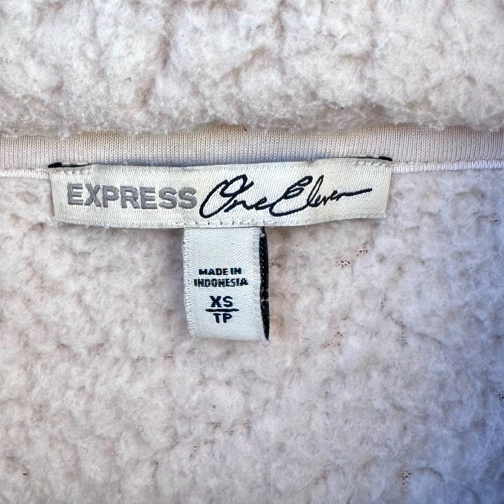 BUNDLE Express Cream & Black Sherpa Jackets - Picture 14 of 16